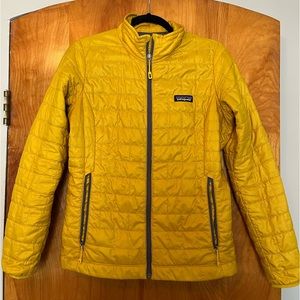 Gently used! Size S. Yellow/Gold Patagonia Nanopuff zip up jacket.